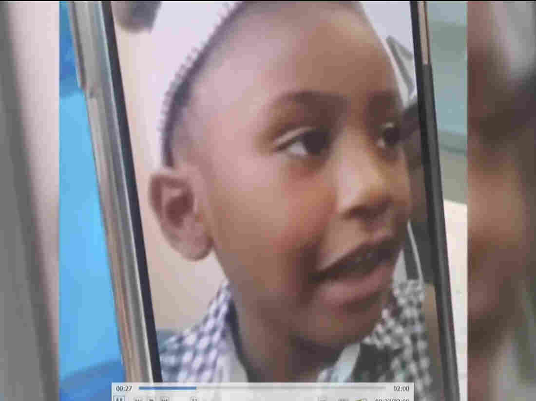 George Floyd's Daughter Gianna, 7, Asks In Court Video: 'How
Did My Dad Get Hurt?' 1