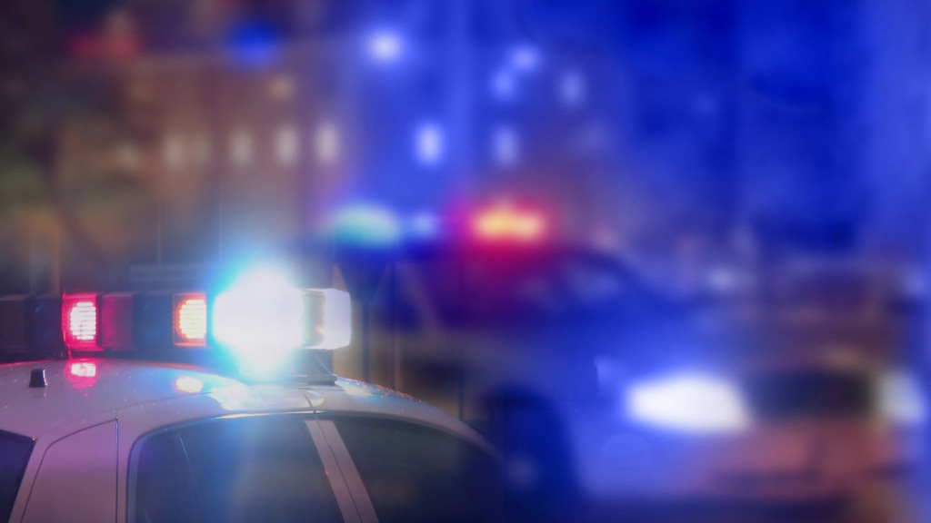 Kansas officer critically hurt, suspect dead after
shootout 1