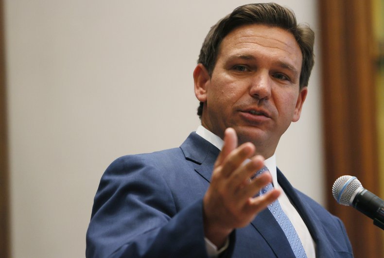 Ex-Florida GOP Governor Urges DeSantis to Probe Ties to
Capitol Riot As State Leads in Arrests 1