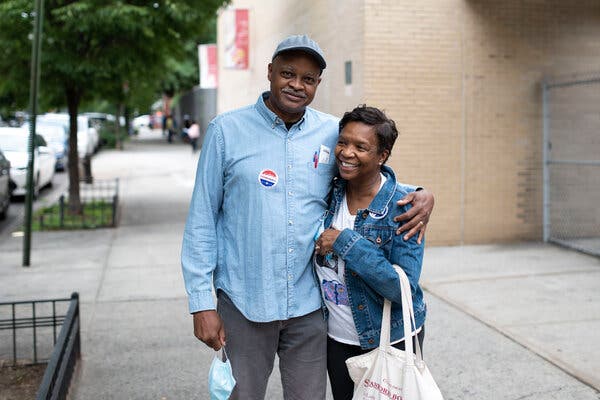 Early Voting Begins in Wide-Open Race for New York
Mayor 1