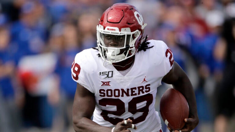 Why Patriots rookie Rhamondre Stevenson can thrive right
away in 'bully-ball' offense 1