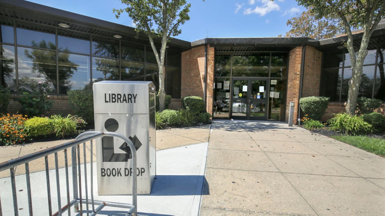 Wyandanch Public Library scheduled to reopen for first time
since start of pandemic 1
