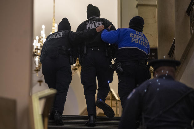 After Capitol riot, 17 police officers still out of work
with injuries 1