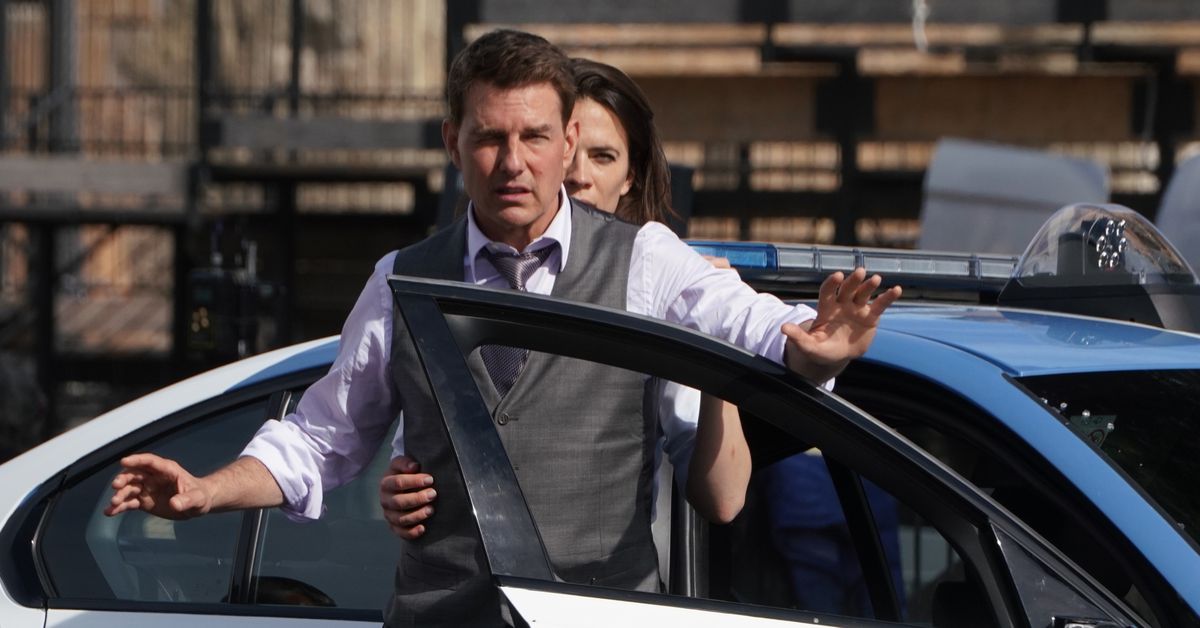 Tom Cruise’s next ‘Mission: Impossible’ movie pauses after
positive coronavirus test 1
