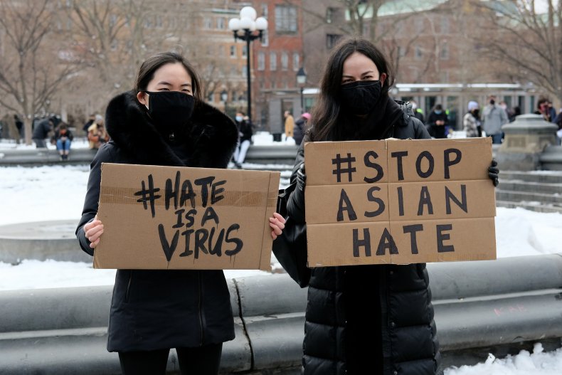 Chicago Woman Told To 'Go Back to Asia' in Confrontation
Over Face Mask 1