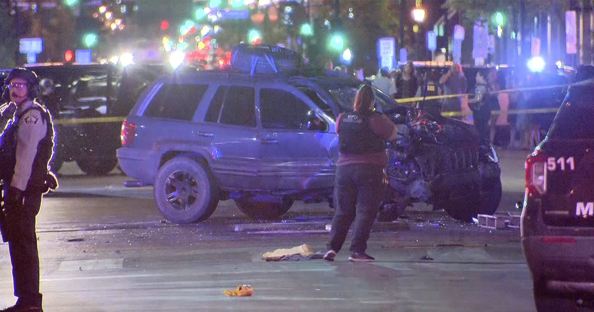 Woman killed after car drives into protesters in
Minneapolis 1