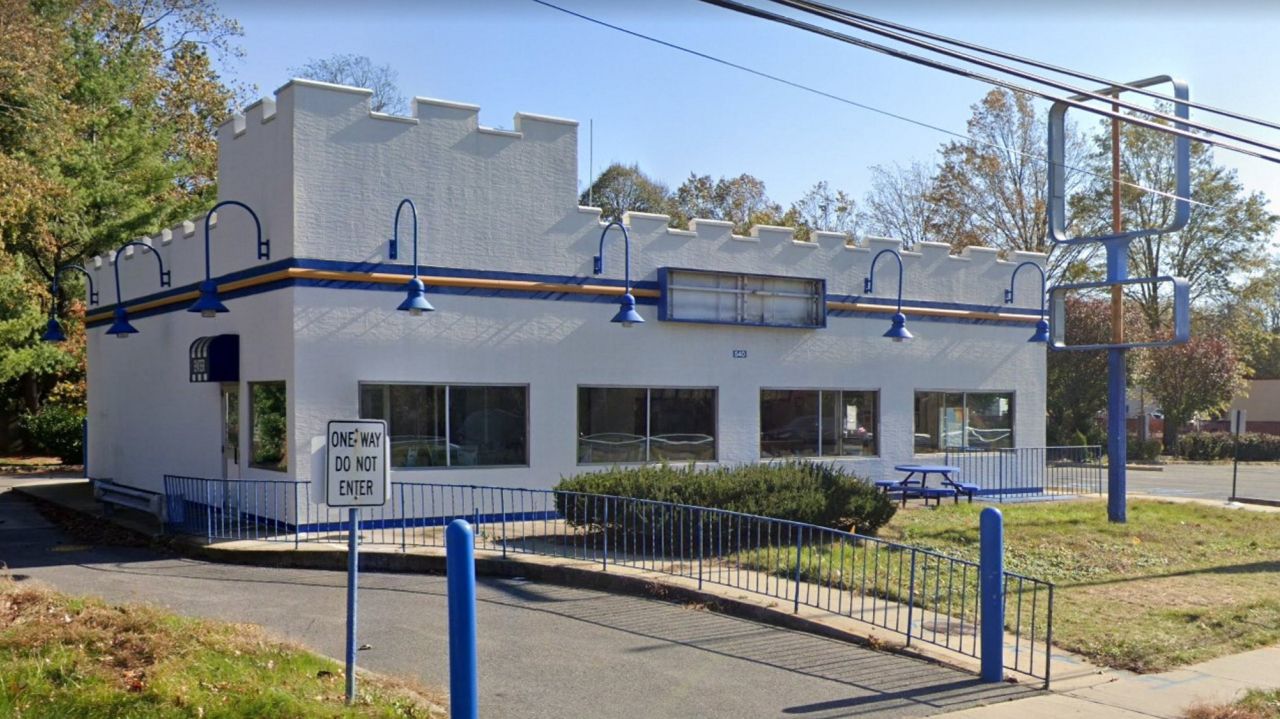 Taco Bell to open on site of shuttered White Castle in
Melville 1