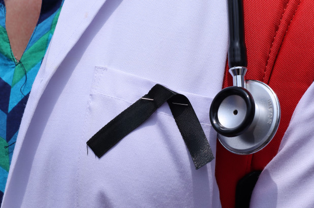 Doctor working in COVID-19 ward severely beaten by mob after
patient dies: report 1