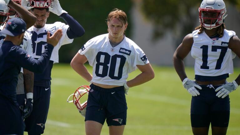 Bill Belichick wont share how many Patriots are vaccinated
as offseason practices continue 1