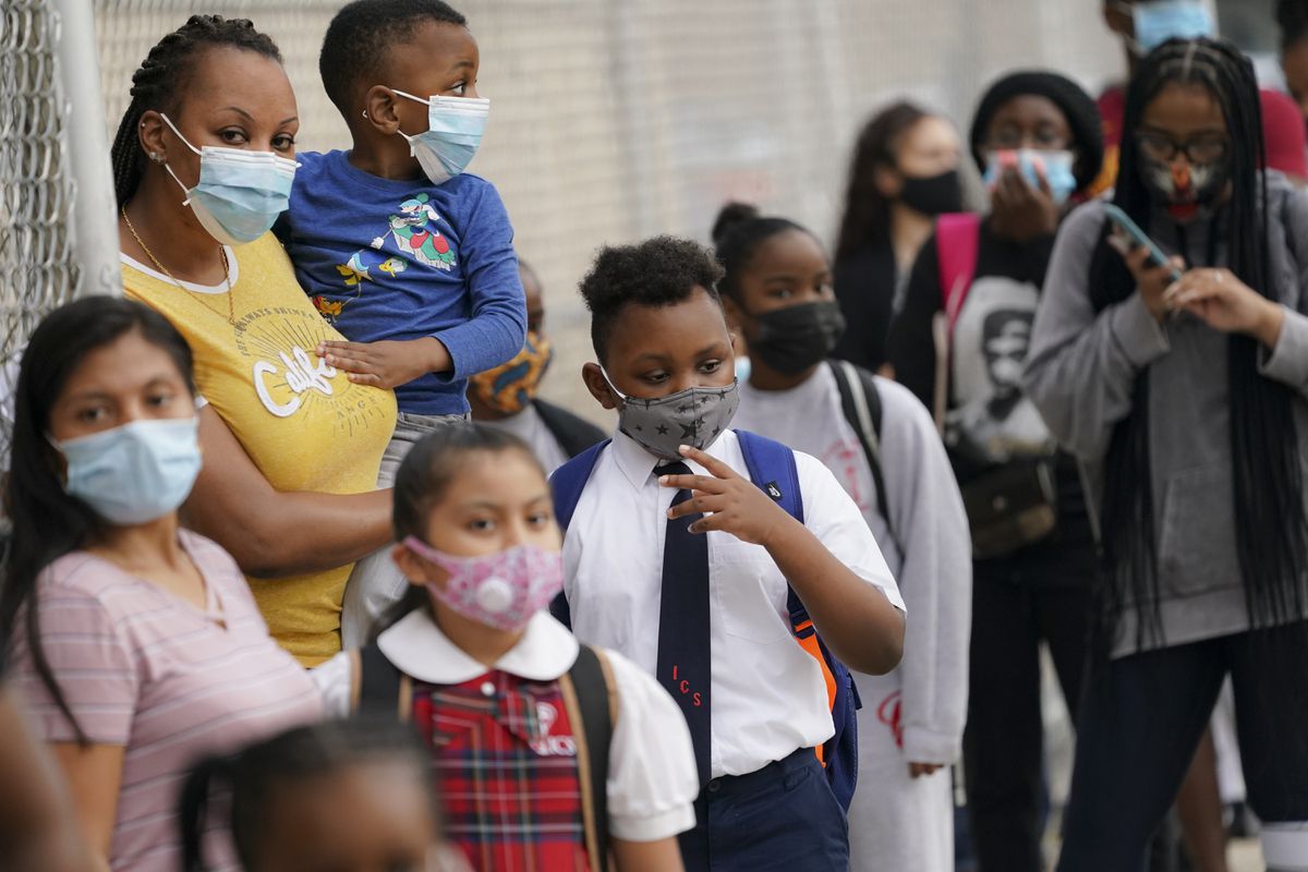 New York seeks to relax mask rules for schools and camps on
Monday 1 New York seeks to relax mask rules for schools and camps on
Monday 1