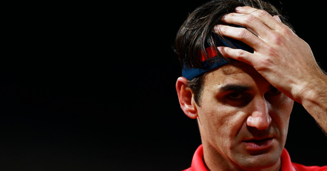 Federer Escapes With a Win in a French Open Night
Match 1