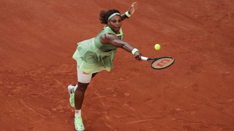 Serena Williams loses at French Open; Federer
withdraws 1