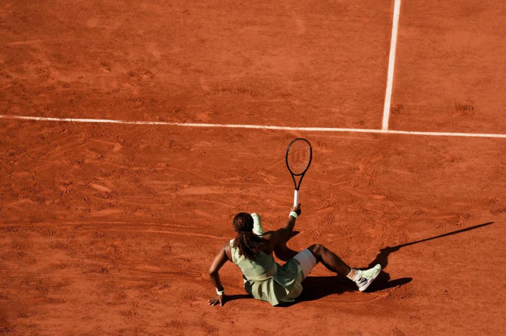 Serena Williams loses at French Open; Federer
withdraws 1
