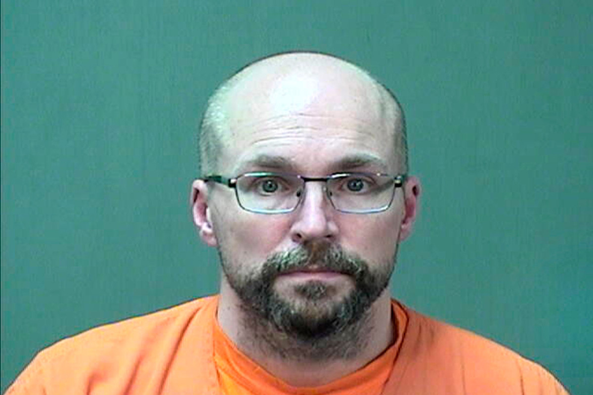 Ex-Wisconsin pharmacist gets 3 years in prison for spoiling
COVID-19 vaccine 1