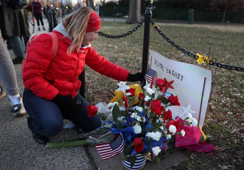 Husband of Ashli Babbitt Files Complaint With D.C. Police
Asking for Name, Statement From Officer Who Fired Shot 1