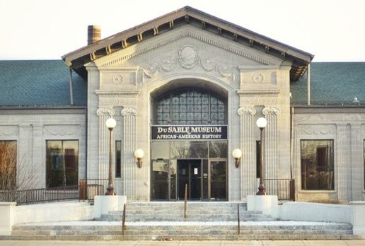 Chicago museums to stay open late Friday to celebrate full
reopening of city 1
