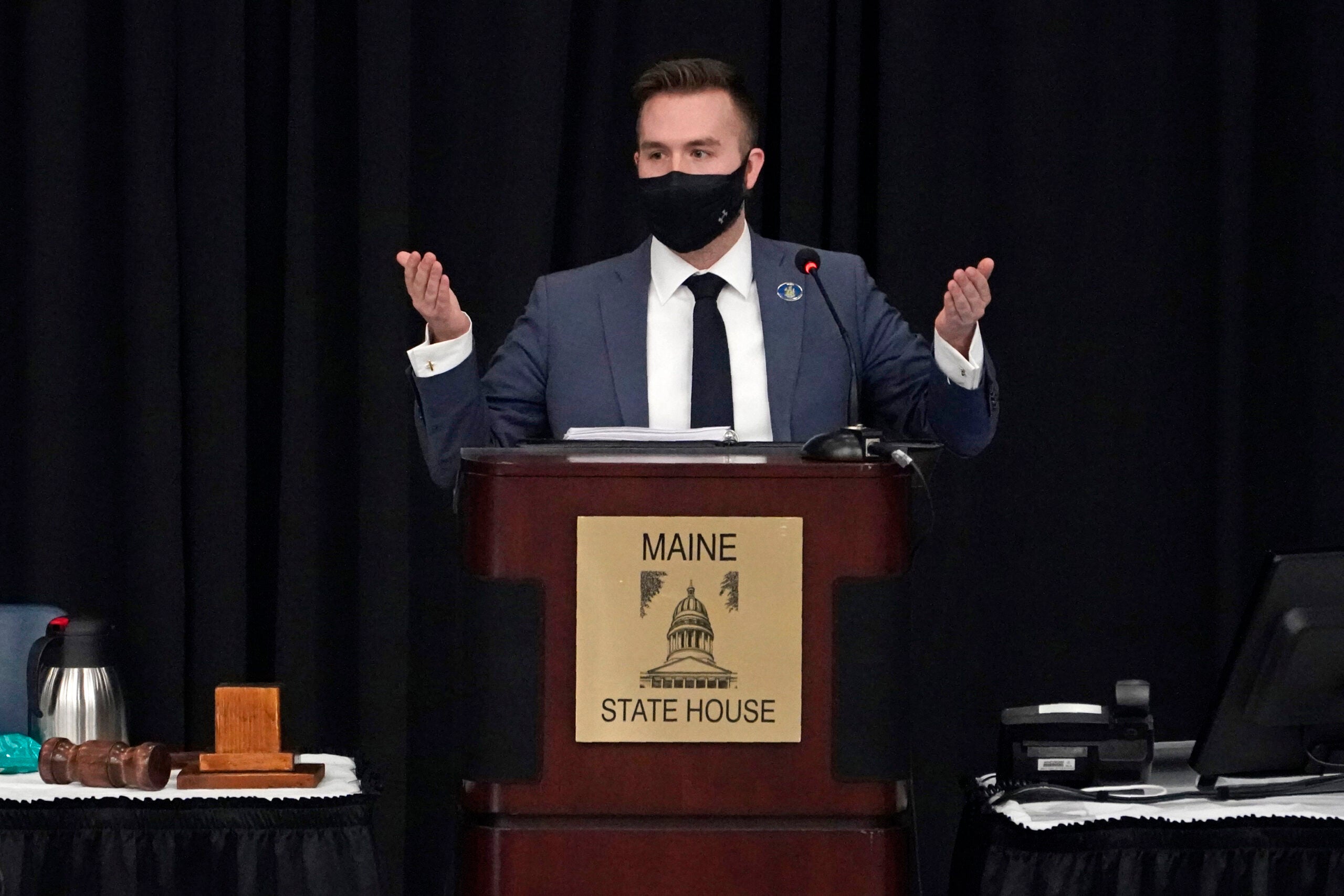 Maine House speaker will reappoint lawmakers if they mask
up 1