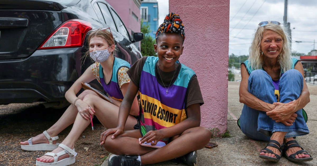 Black activist wards off protesters so women can access
Mississippi's sole abortion clinic 1