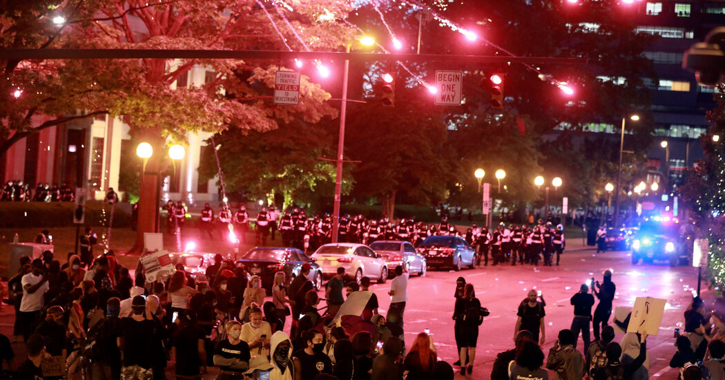 3 Columbus Officers Are Accused of Misconduct in George
Floyd Protests 1
