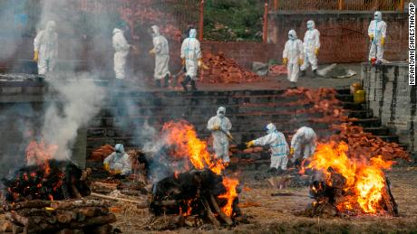 Indonesia's coronavirus spike has health experts worried the
worst is yet to come 1