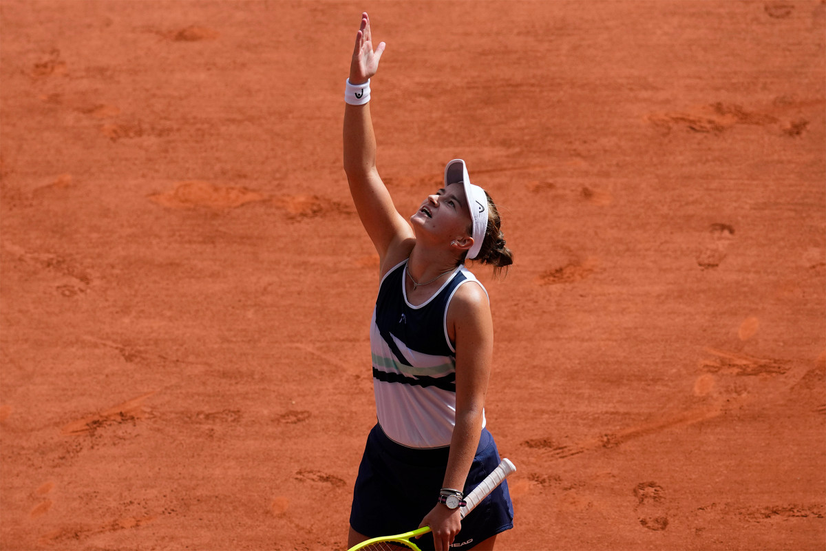 Unseeded Barbora Krejcikov wins French Open 1
