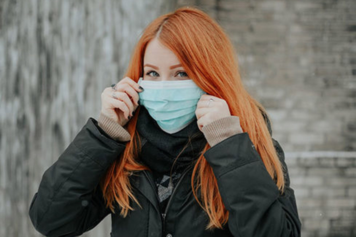 Stay protected while traveling with the first and only
FDA-cleared mask 1