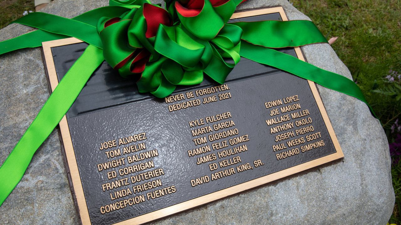 Plaque honors Long Island transportation workers lost to
COVID-19  1
