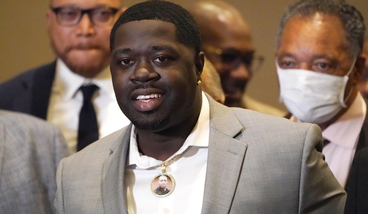 George Floyd's 7-year-old daughter heard at Derek Chauvin's
sentencing 1 George Floyd's 7-year-old daughter heard at Derek Chauvin's
sentencing 1