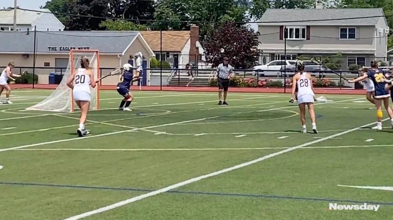 Alexandra Hopkins, Sydney Pappas lead Garden City to LI
Class B crown 1