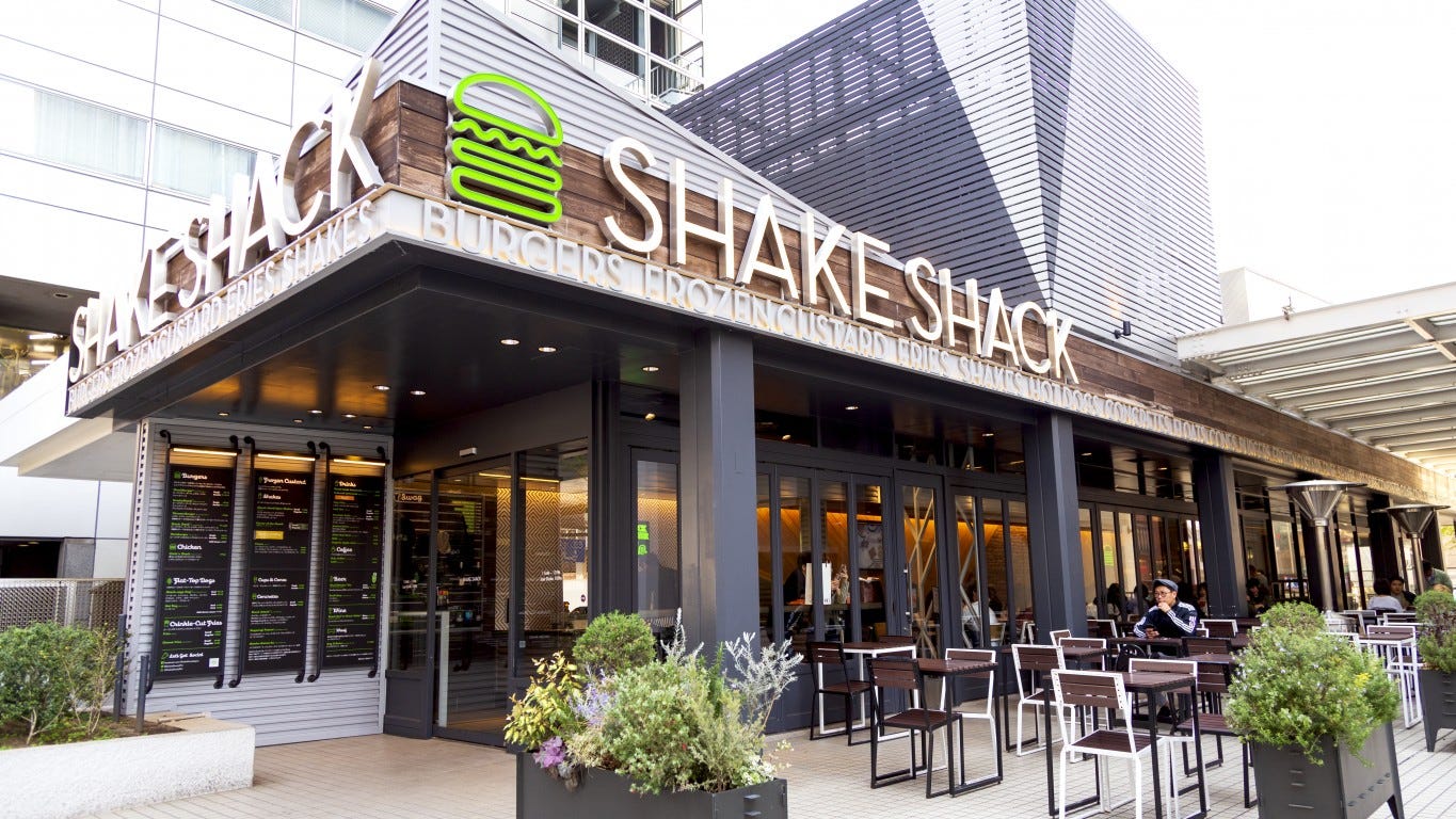Shake Shack manager sues NYPD, New York City over false
claims his store poisoned officers 1