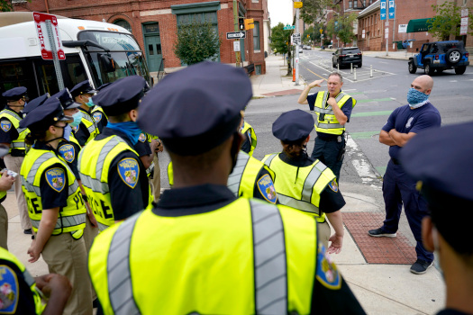Law enforcement agencies struggle to recruit new
officers 1