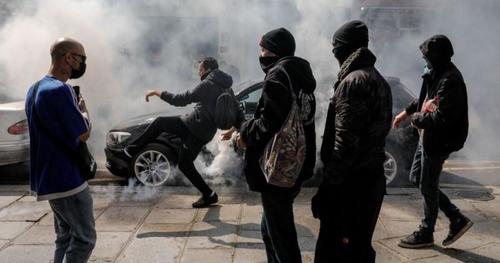 French Citizens Riot In Response To Plan To Mandatory
Vaccine Passports — The World 1