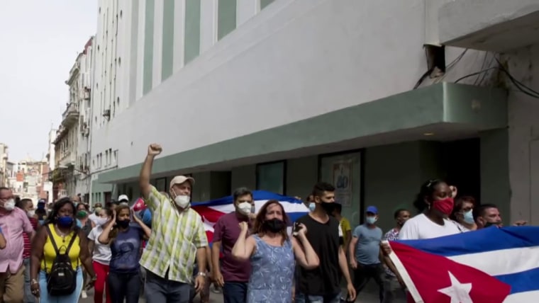 In protests and on social media, calls grow against Cuban
govt's detentions, arrests 1