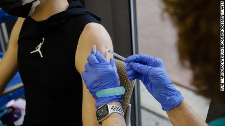 Some states move to block Covid-19 vaccine requirements in
public schools 1