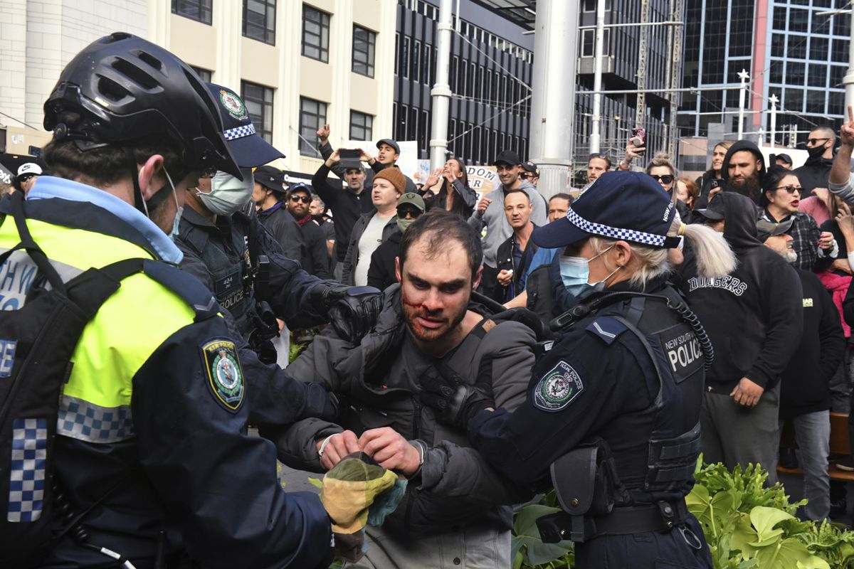 Thousands protest lockdown in Australia, several
arrested 1
