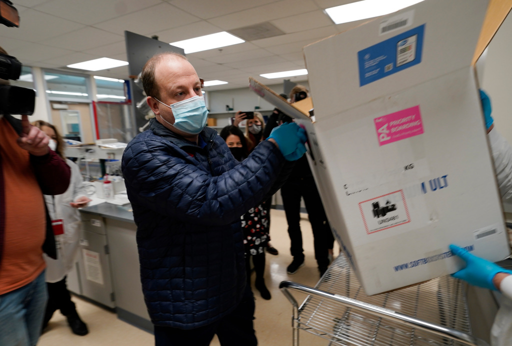 Colorado has 2 months to use 350,000 doses of stockpiled
COVID-19 vaccine before they expire 1