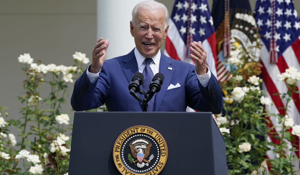 Joe Biden to VA doctors: COVID-19 vaccination mandate is
coming 1