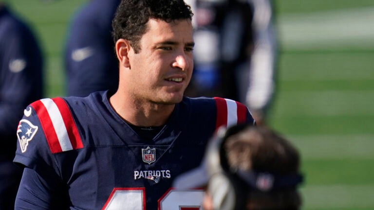 Patriots’ Joe Cardona says everyone in the NFL has a
‘responsibility’ to get COVID vaccine 1