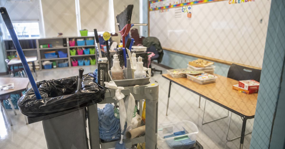 CPS is rehiring Aramark, a firm with a track record of
failure at keeping schools clean 1