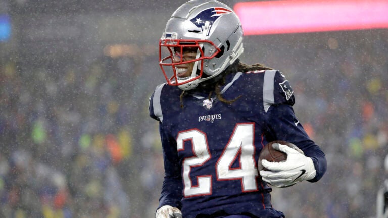 Jeff Howe calls Stephon Gilmore contract standoff Patriots’
worst offseason move 1