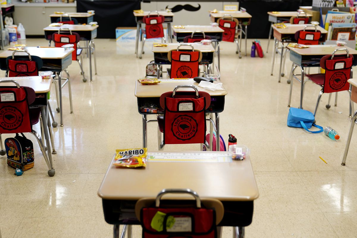 Vaccinated teachers and students don’t need masks:
CDC 1