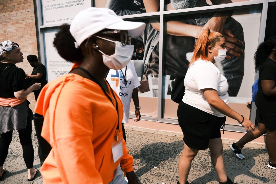 Fully Vaccinated People in COVID-19 Hotspots Should Resume
Wearing Masks, CDC Says 1