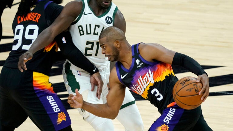 Paul carries Suns past Giannis, Bucks in NBA Finals
opener 1