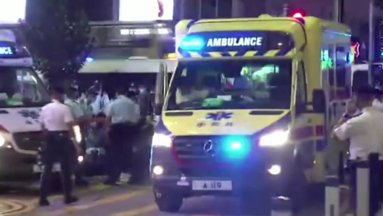 A man stabbed a Hong Kong police officer. Now people are
calling him a hero 1
