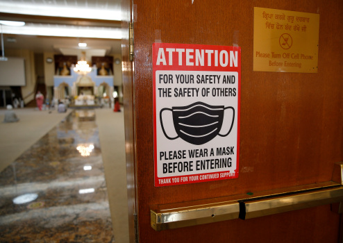 California recommends masks for all indoors amid COVID
surge 1