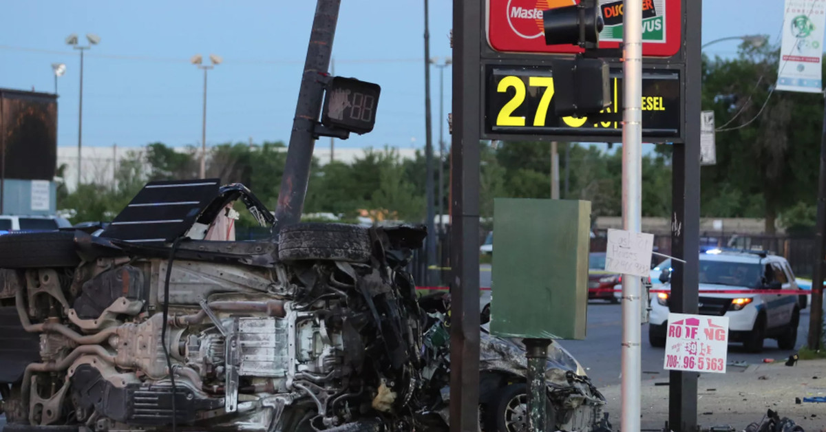 Police Board votes to fire officer involved in chase
preceding crash that killed off-duty cop, civilian 1