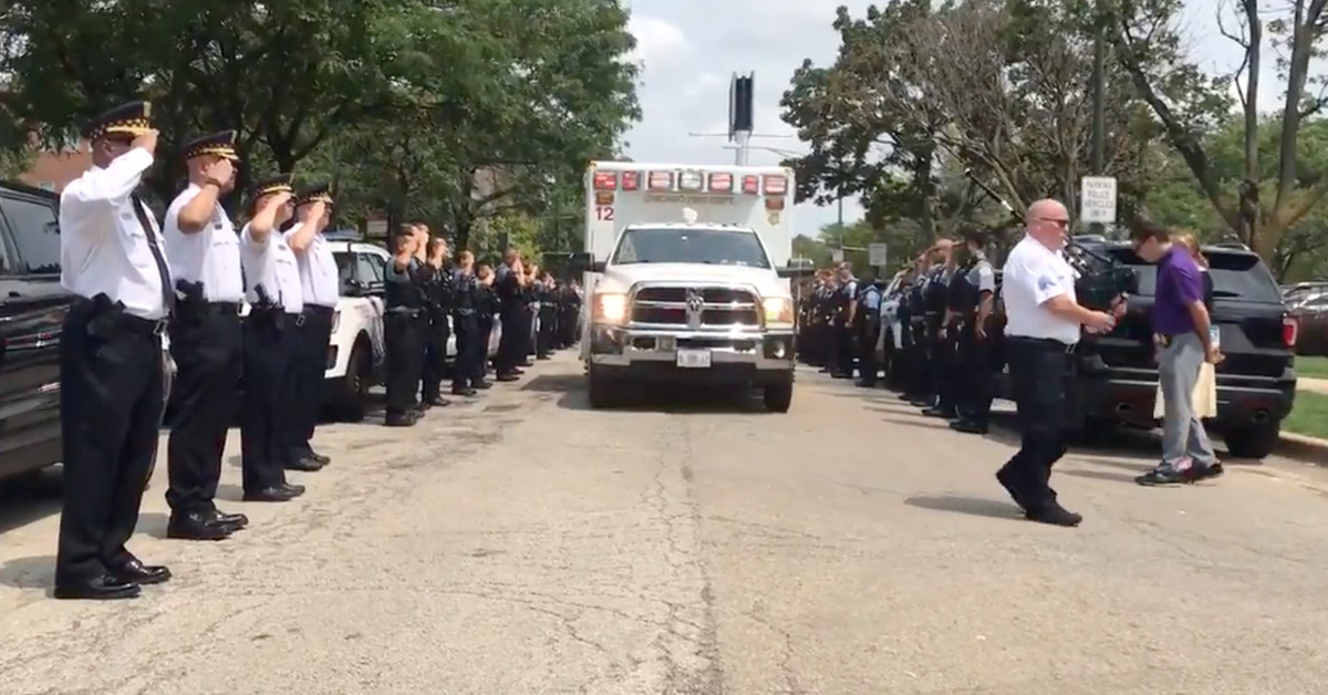 Off-duty Chicago police officer found dead in apparent
suicide 1