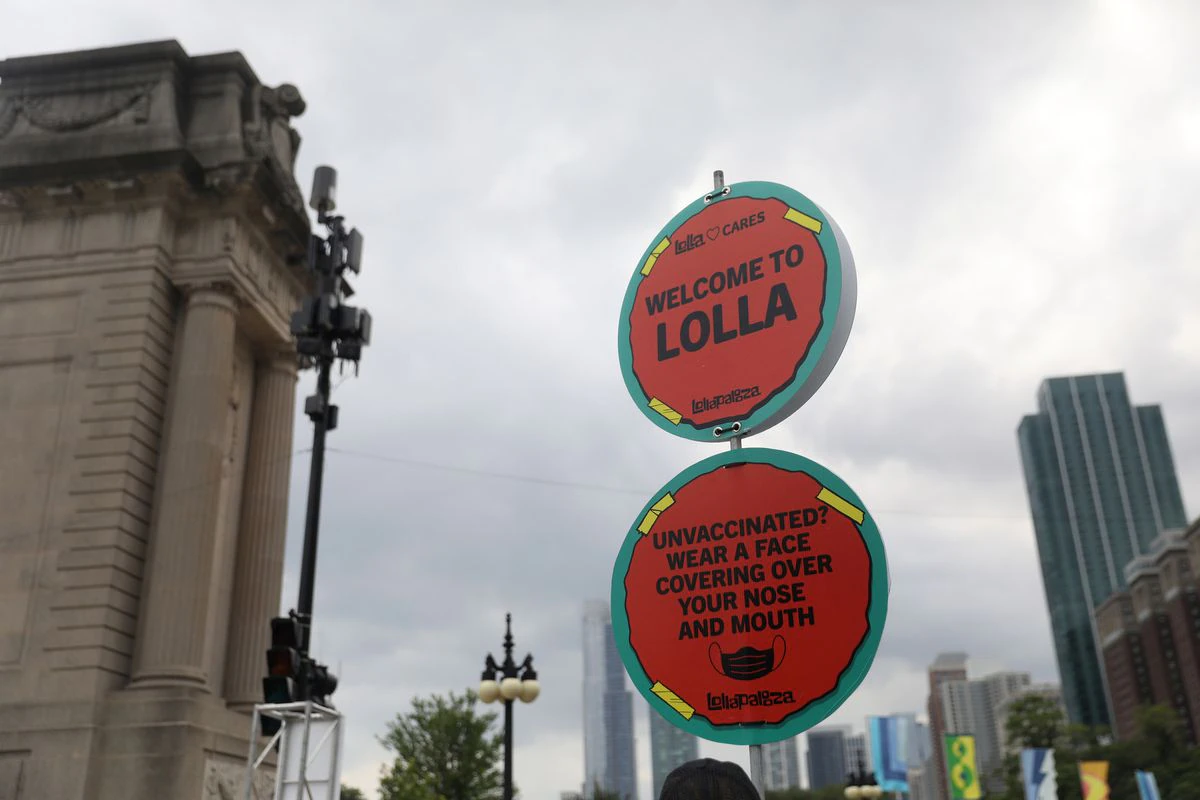 As Lollapalooza gets underway, Chicago expected to hit
COVID-19 benchmark of 200 new cases Thursday 1 As Lollapalooza gets underway, Chicago expected to hit
COVID-19 benchmark of 200 new cases Thursday 1