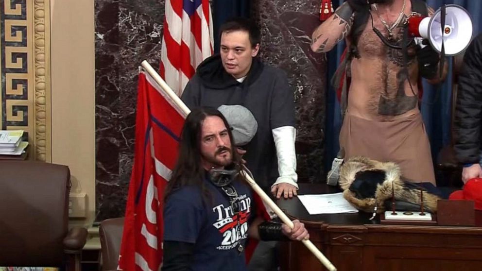 Man faces 1st sentencing for felony in riot at US
Capitol 1
