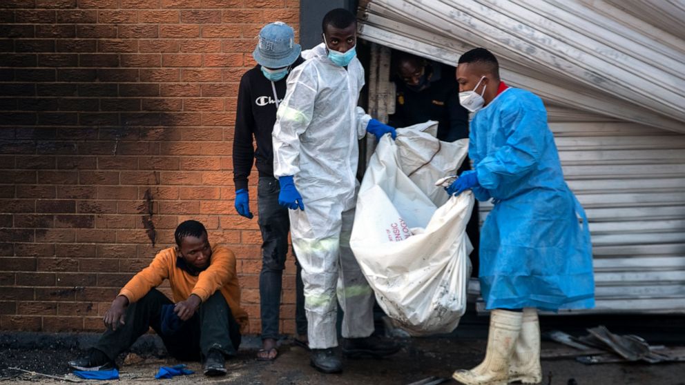 South Africa faces rioting over jailing of ex-leader
Zuma 1